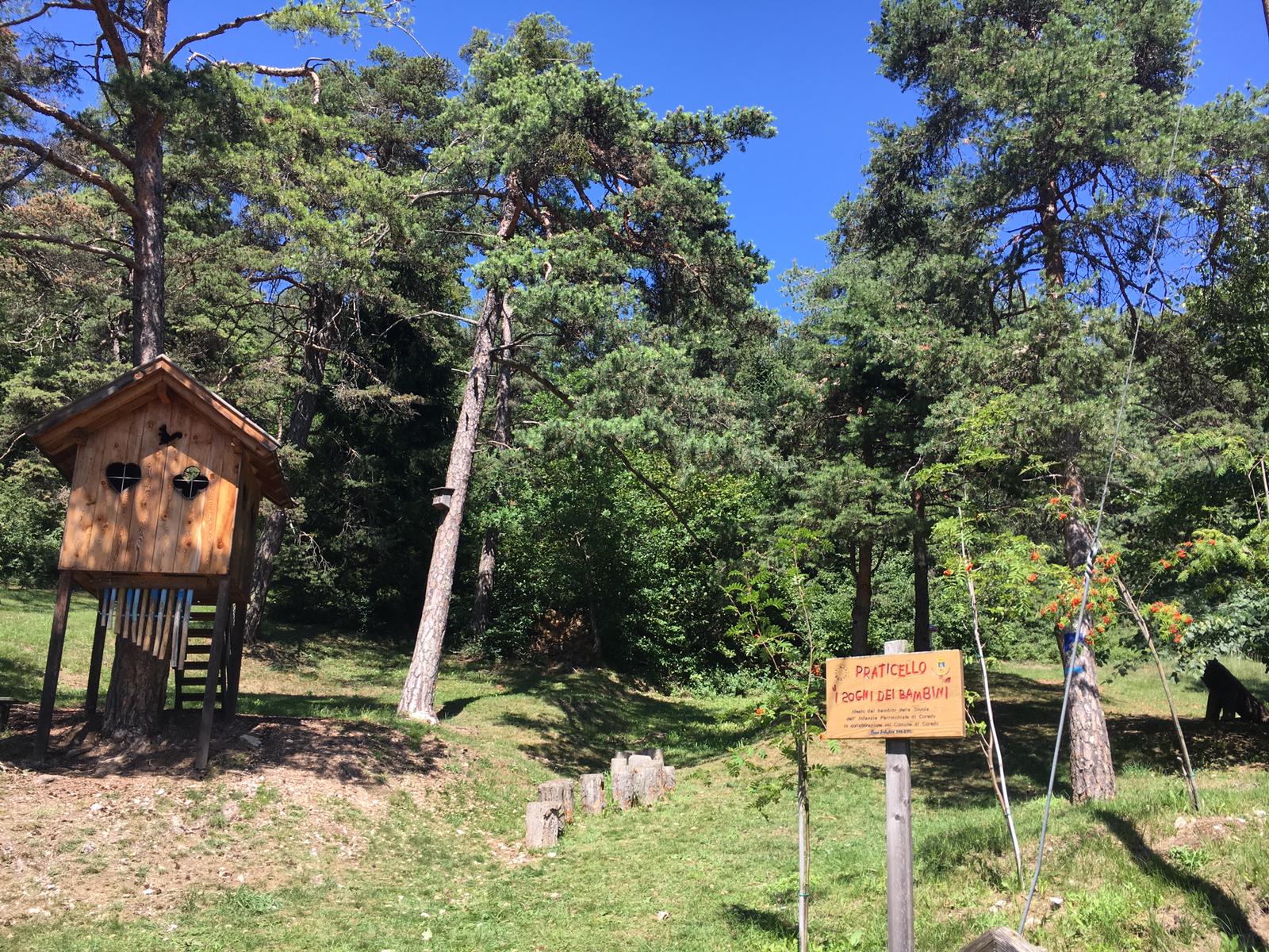 Il Viale dei Sogni è un senitero che conduce, in mezzo ad un paesaggio naturale e di pace e tranquillità, ai laghetti di Coredo e Tavon, in Val di Non