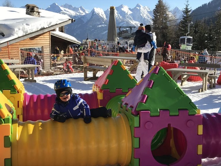 Slitta Per Neve Con Maniglie Slitta Gonfiabile 2 Posti, Tubo Da Neve Da 200cm Con Pneumatici In Gomma, Cuscino Sedile, Maniglia, Corda Di Traino E Pompa, Capacità 400KG | Leroy Merlin Gioco