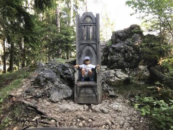 trono in legno