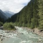 La Val di Genova, con le sue famose cascate, tra cui spiccano per fama quelle del Nardis, è una zona estremamente ricca di acqua.