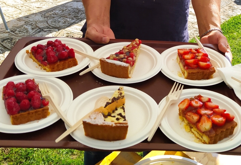 Ottimi i dolci fatti in casa , a Malga Zanga