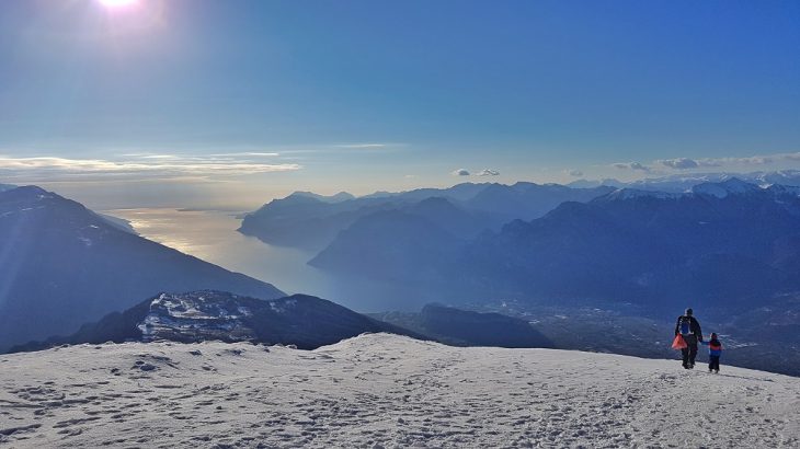Dalla sommità del Monte Stivo si gode di un panorama incredibile su tutto il Lago di Garda