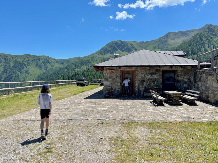 spaccio di Malga Preghena