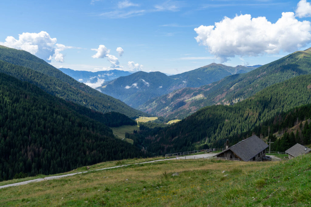 Il Rifugio Consèria si trova immerso nella belezza del Lagorai