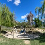 Scivoli in mezzo al verde al parco di Lagundo
