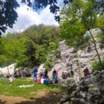 Salendo verso la Croce del Colodri si trova la Falesia Muro dell'Asino, perfetta per le prime scalate.