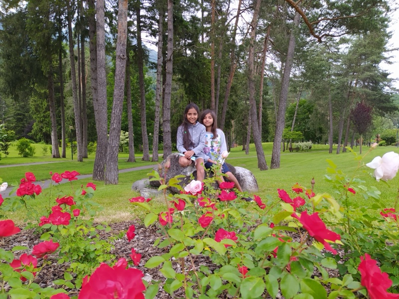 Nel Parco delle Terme di Comano ci sono numerose specie di fiori, tra cui splendidi roseti