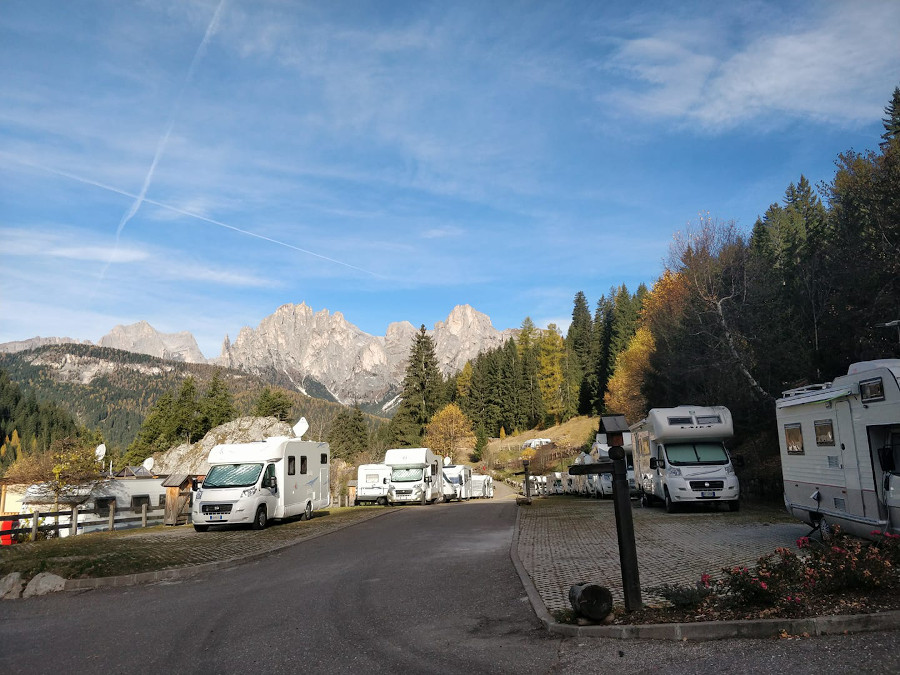 area sosta camper con vista