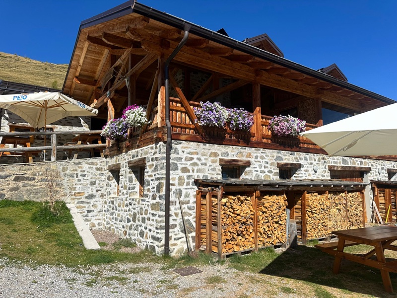 Malga Monte Sole è perfetta per una gita autunnale: potrete gustare le loro prelibatezze fino a ottobre inoltrato