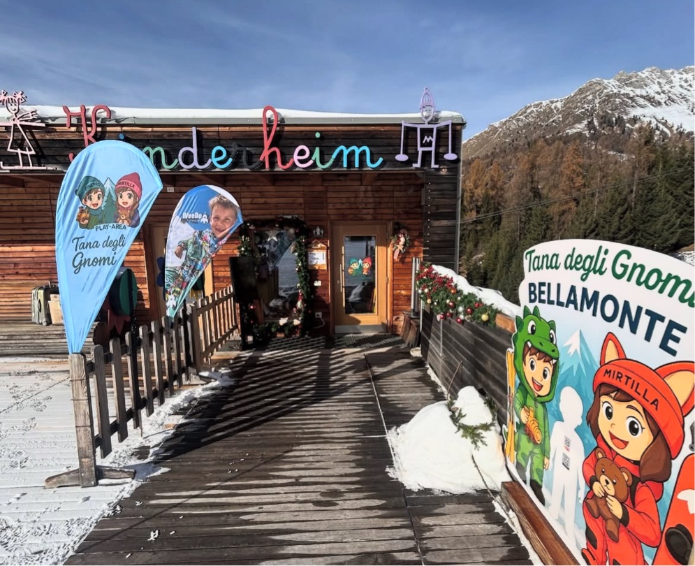 L’ingresso della Tana degli Gnomi a Bellamonte: la play area si raggiunge facilmente senza impianti