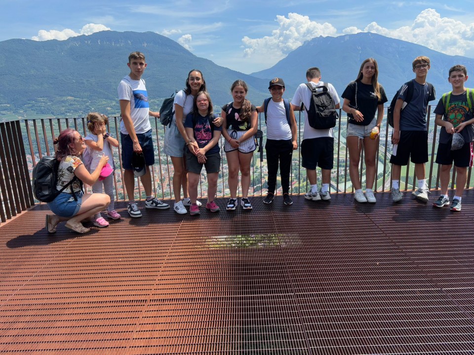 ScuoLab propone per l'estate il camp Danzare con le Emozioni, con frequenza il lunedì, il mercoledì ed il venerdì.