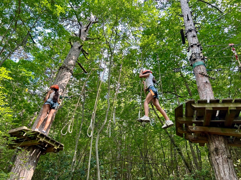 Il Parco Avventura Busatte Adventure offre 5 percorsi aerei di varia difficoltà!